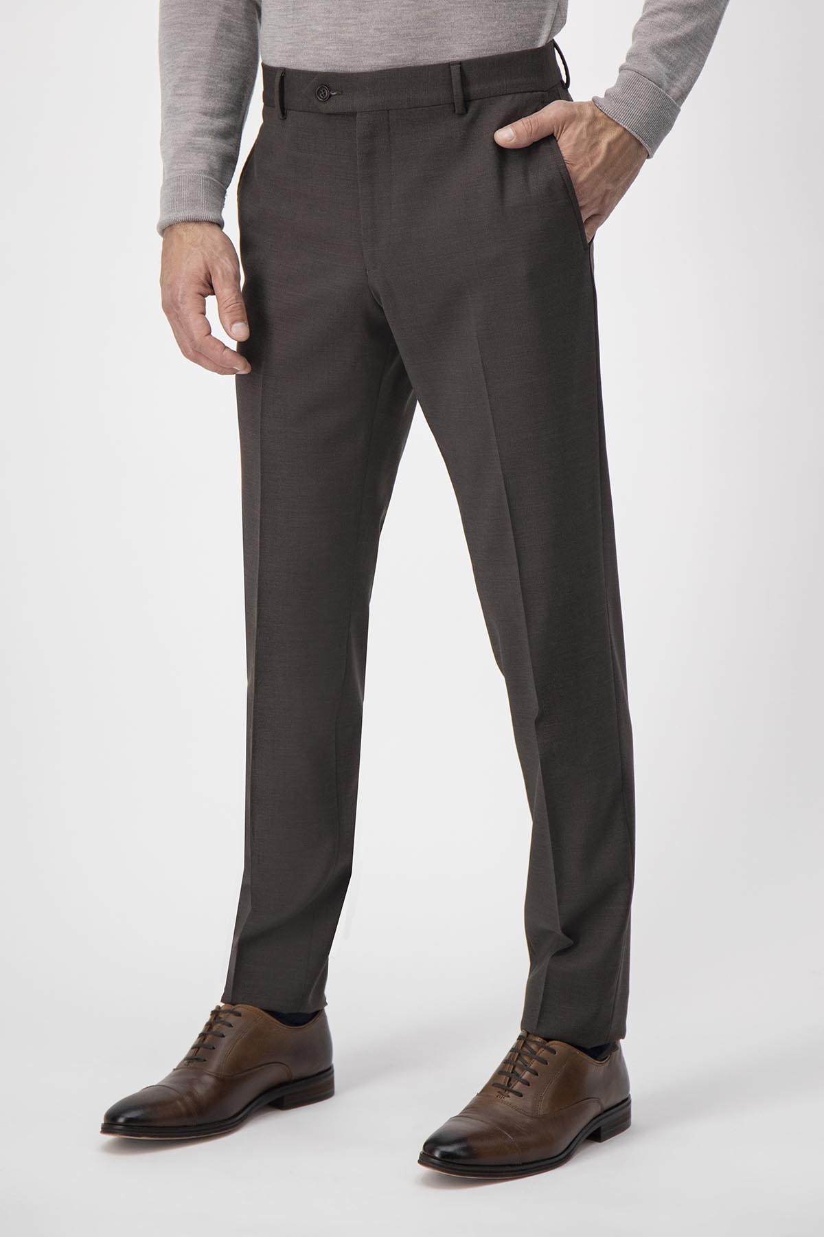 PANTALON FORMAL CALDERONI COLOR CAFÉ SLIM FIT