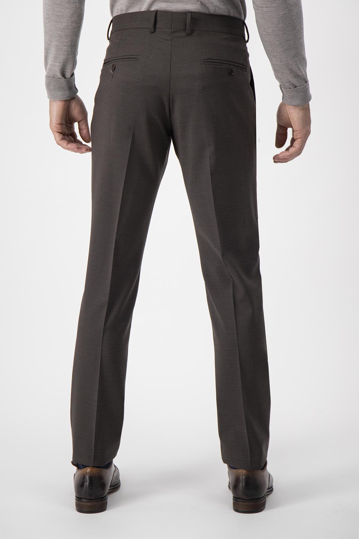 PANTALON FORMAL CALDERONI COLOR CAFÉ SLIM FIT