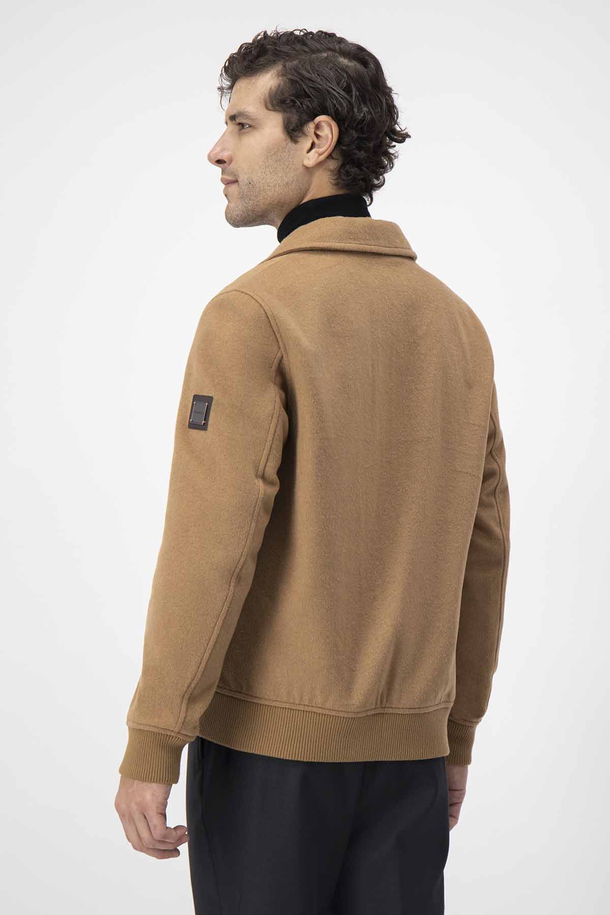 CHAMARRA BOMBER CALDERONI COLOR CAFÉ CONTEMPORARY FIT